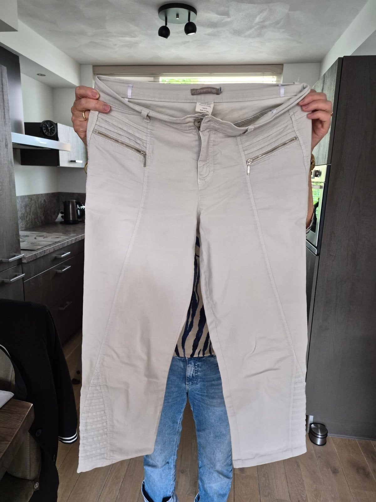 Mooie broek van Dreamstar, Ophalen of Verzenden, Zo goed als nieuw, Maat 38/40 (M), Driekwart