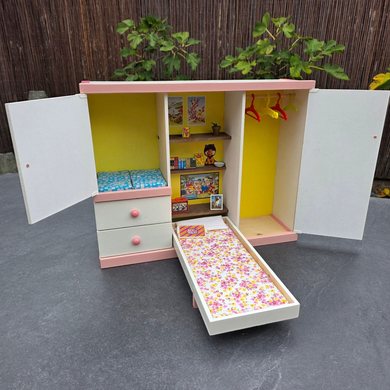 Vintage jaren 70 Poppen/barbie slaapkamer bed-kast, Ophalen of Verzenden, Gebruikt, Poppenhuis