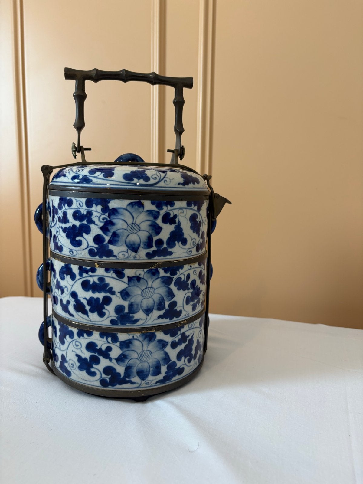Antieke Chinese porseleinen lunchbox met ijzeren hengsel, Ophalen of Verzenden