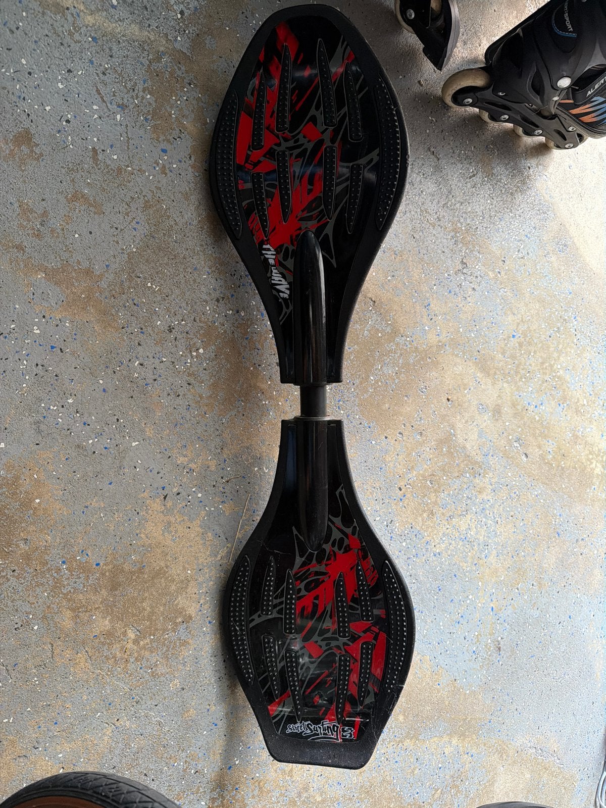 Waveboard - Zwart met rode accenten, Ophalen of Verzenden, Gebruikt, Waveboard