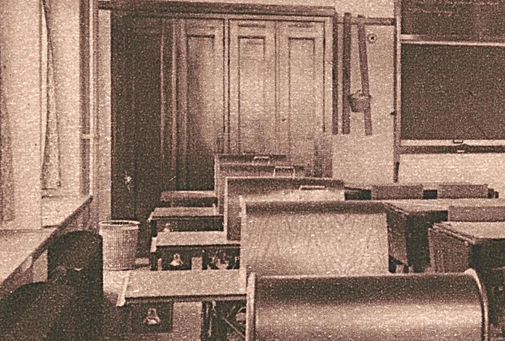 700090 Helder Vakschool v Meisjes Naailokaal Niet Gelopen, Ophalen of Verzenden, 1920 tot 1940, Ongelopen, Noord-Holland