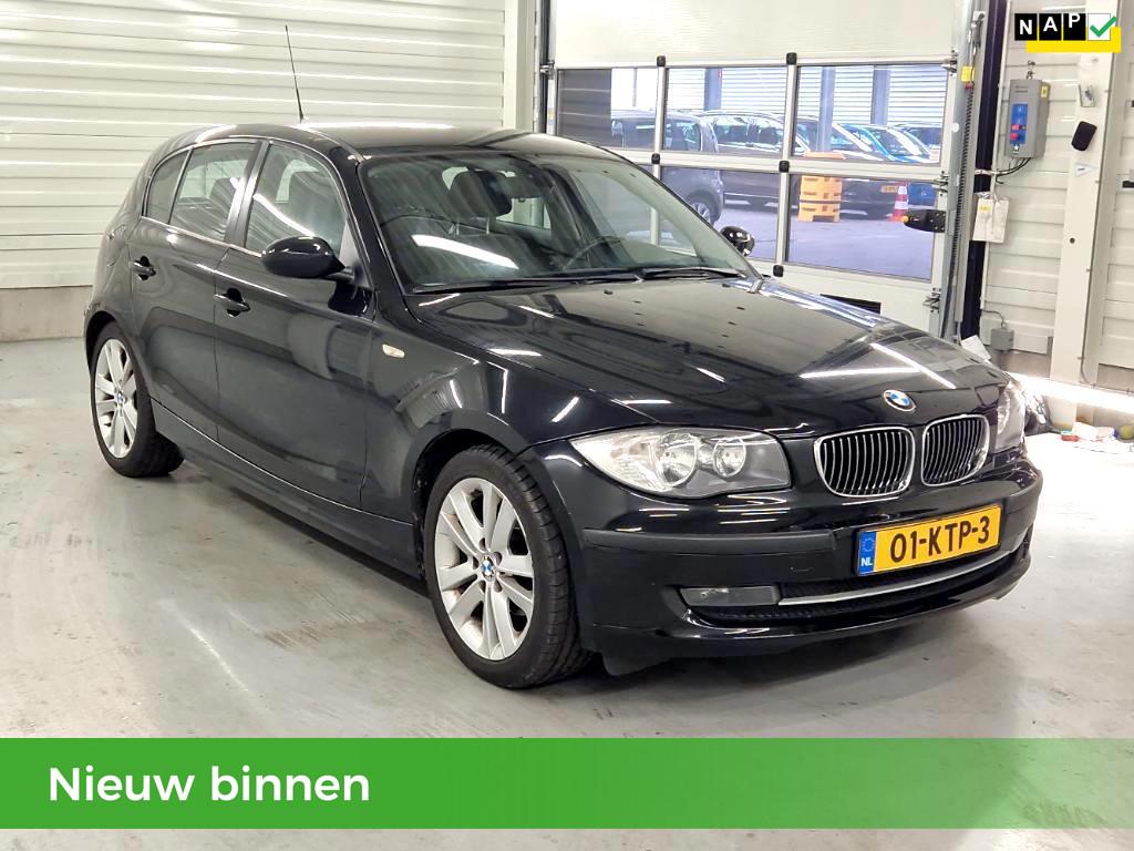 BMW 1-serie 116i 5DRS|AIRCO| LEDER| NW APK| CRUISECONTROL| V, Achterwielaandrijving, Gebruikt, 1599 cc, 4 cilinders
