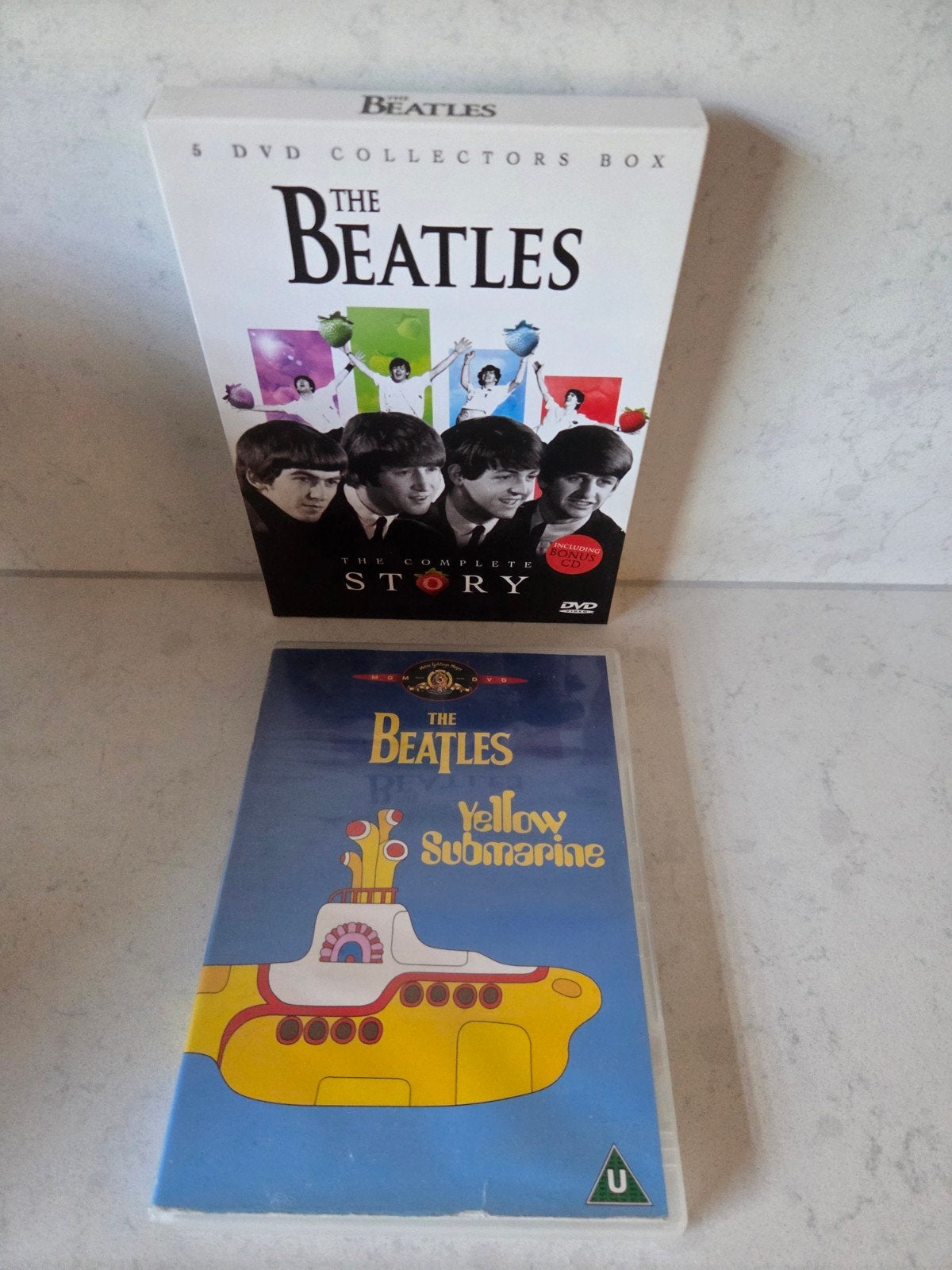 The Beatles - The Complete Story + Yellow Submarine, Alle leeftijden, Ophalen of Verzenden, Zo goed als nieuw