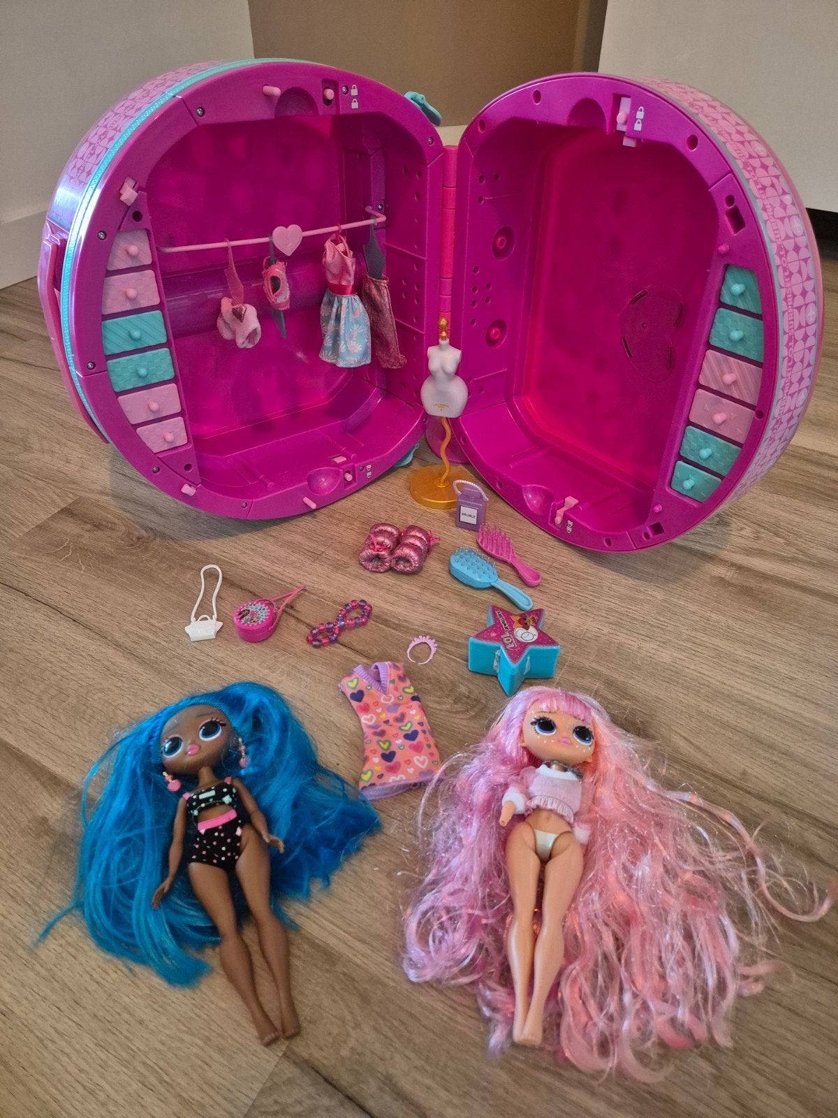 L.O.L. Surprise! O.M.G. kast met 2 poppen en accessoires, Ophalen, Gebruikt, Overige typen