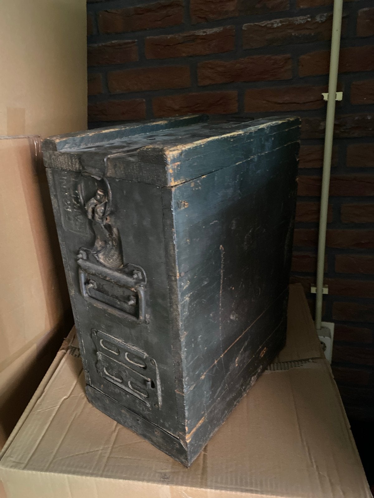 Vintage houten leger kist met metalen beslag, Ophalen