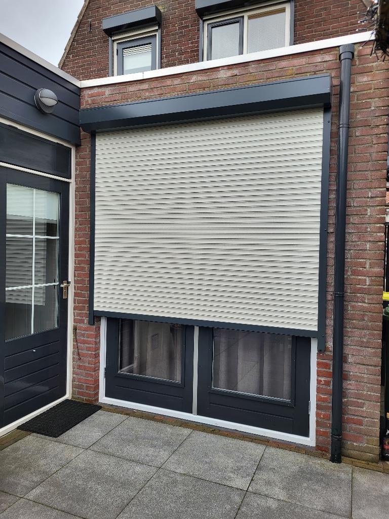 Elektrisch Rolluik te koop, Ophalen, Wit, Zo goed als nieuw, 200 cm of meer