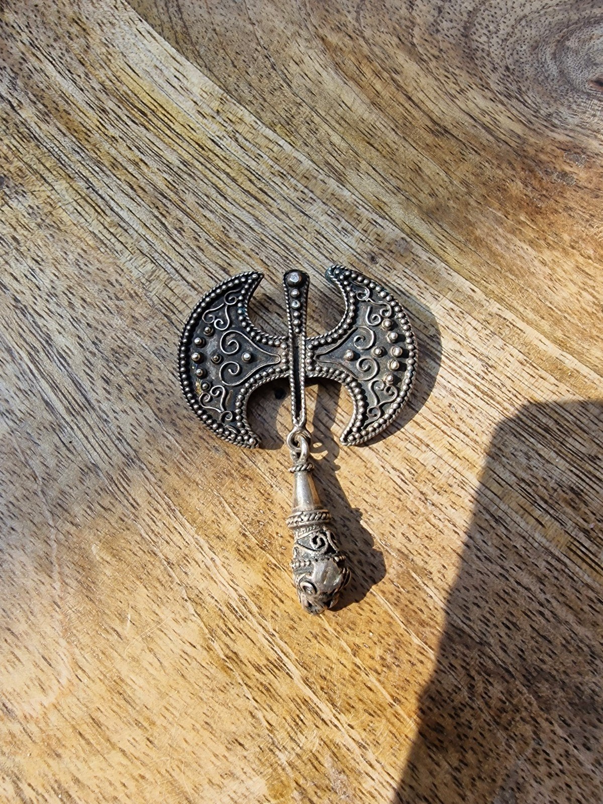 Vintage Noorse Broche - Zilveren Viking Bijl Design, 4 tot 7 cm, Gebruikt, Ophalen of Verzenden, Zilver