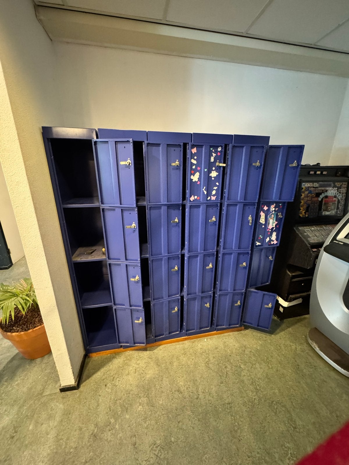 Blauwe lockerkast met 20 vakken, Ophalen, Gebruikt