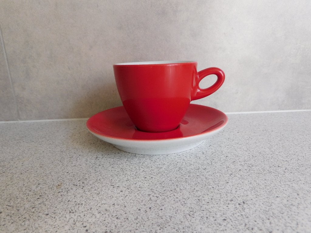 Kop en schotel Alta Rood Walkure, Huis en Inrichting, Keuken | Servies, Overige merken, Ophalen of Verzenden, Zo goed als nieuw