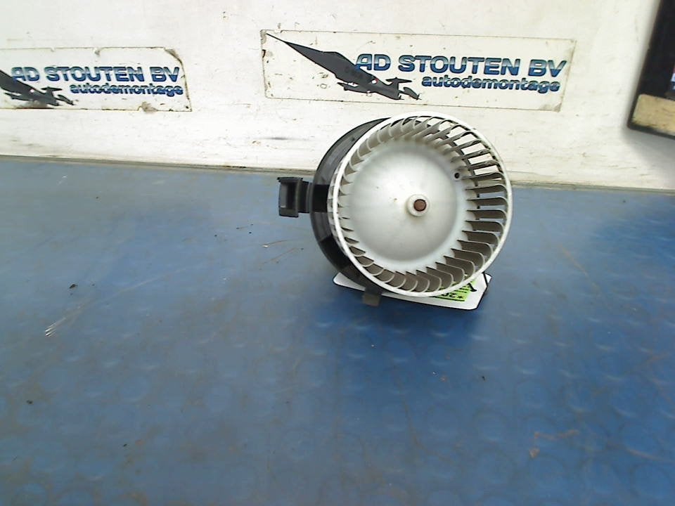 Kachel Ventilatormotor Renault Twingo III (AH) 2017 EE795002, Gebruikt, Renault Deutschland AG, Dialog.deutschland@renault.de