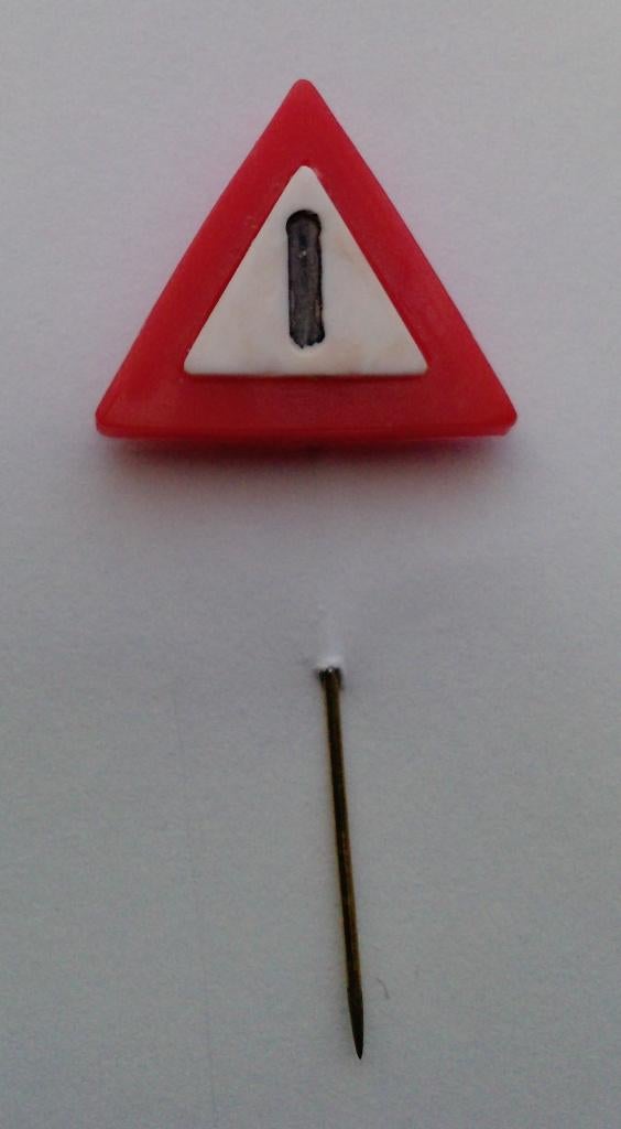 Speldje Gevarendriehoek, Ophalen of Verzenden, Zo goed als nieuw, Transport, Speldje of Pin