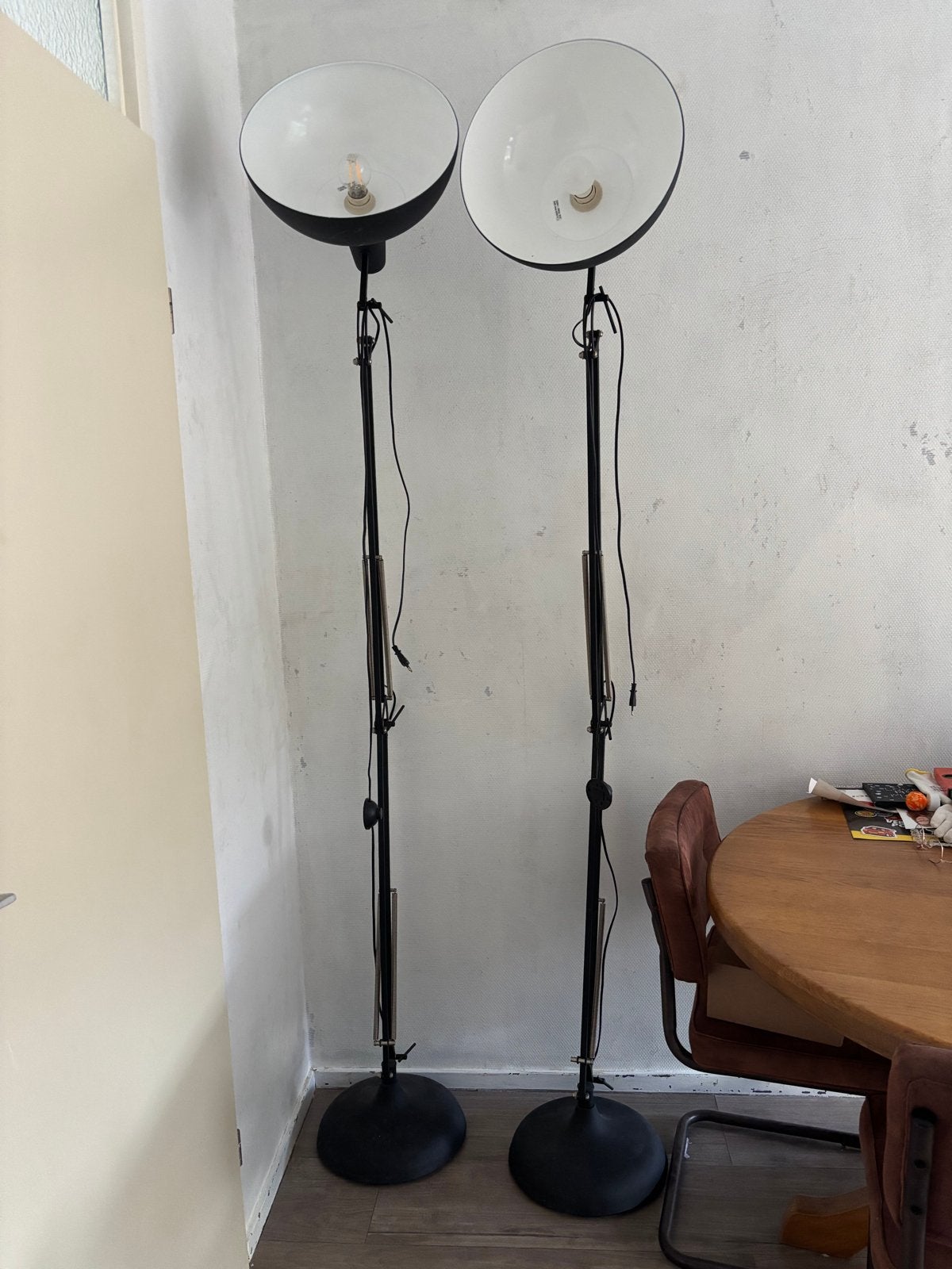 Set van 2 zwarte vloerlampen met E27 fitting, Ophalen, Gebruikt, E27 (groot), Metaal