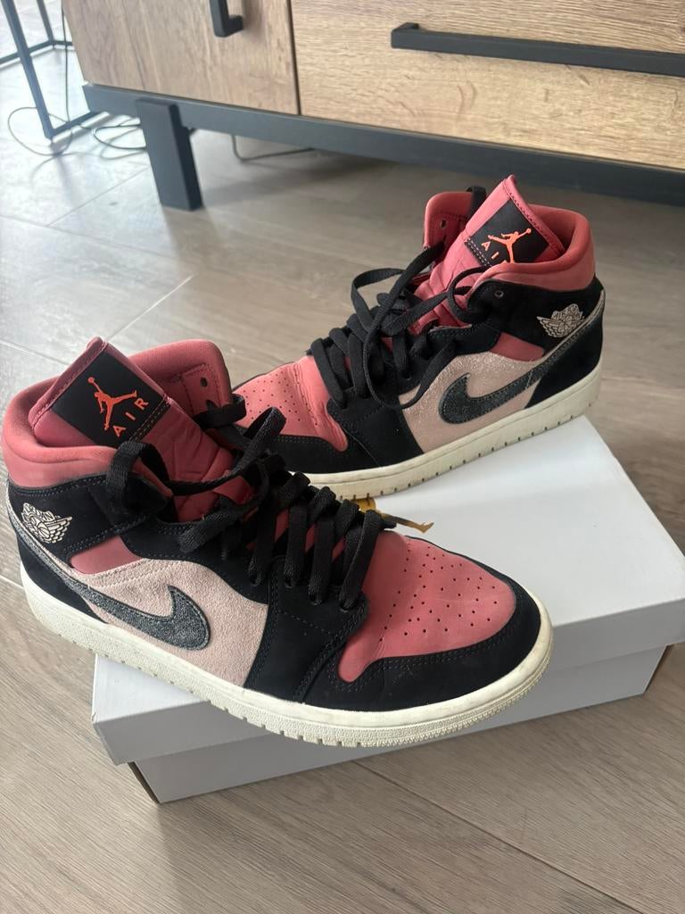 Nike air jordan 1 mid Canyon Rust, Ophalen of Verzenden, Zo goed als nieuw, Roze, Sneakers of Gympen