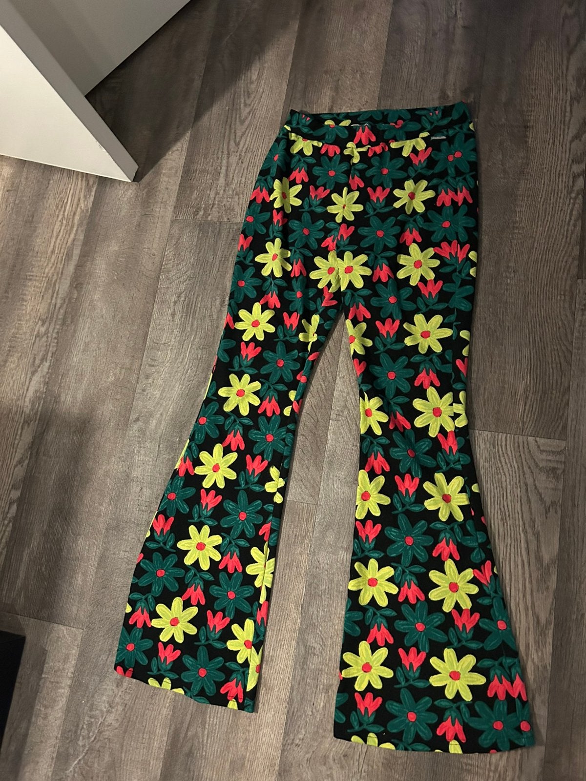 Colourful Rebel flared pants big flower, maat L, Meerkleurig, Maat 42/44 (L), Nieuw, Ophalen of Verzenden