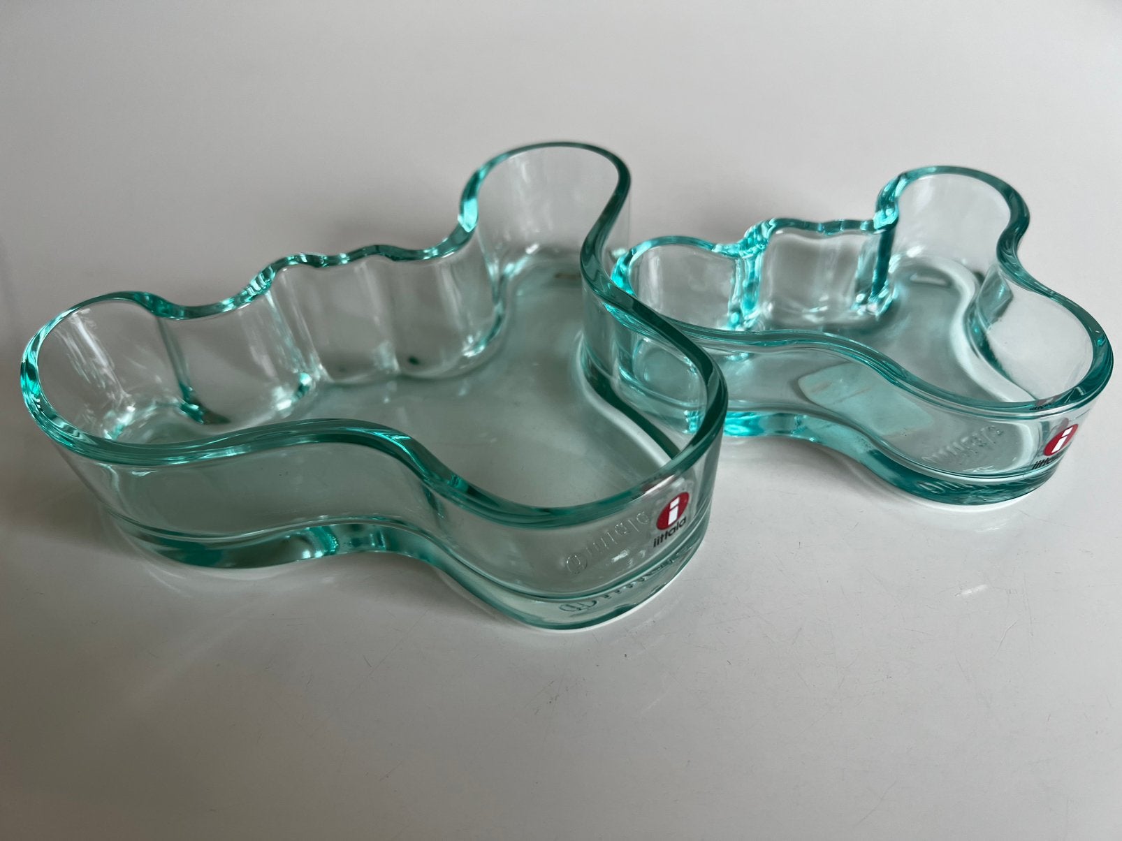 2 Iittala Fins Design Savoy Schalen Watergroen Aalto S en M, Schaal, Ophalen of Verzenden, Overige vormen, Glas