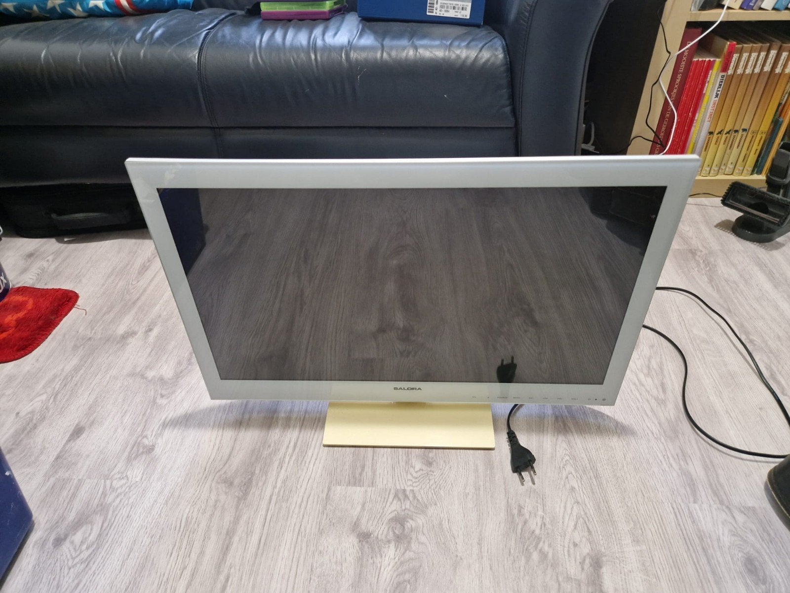 Salora 24 inch LED TV met ingebouwde DVD-speler – wit, 50 Hz, Ophalen, Overige merken, Gebruikt