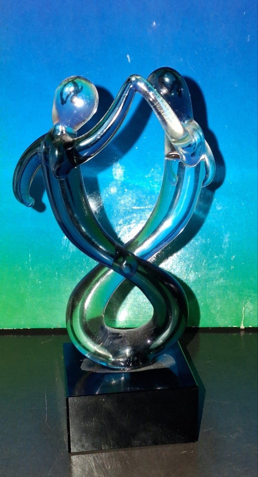 Danspaar.  Glassierkunst. Sculptuur.  10.5 cm., Ophalen
