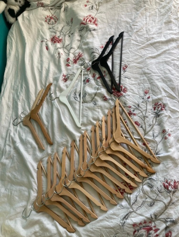 18 klerenhangers, Ophalen of Verzenden, Zo goed als nieuw