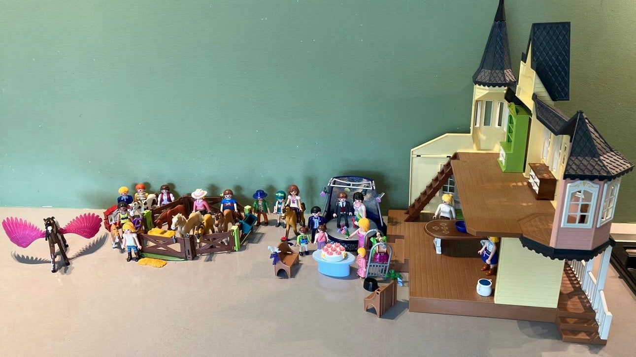 Playmobil spirit paarden manege en bruiloft poppetjes, Ophalen of Verzenden, Gebruikt, Losse onderdelen
