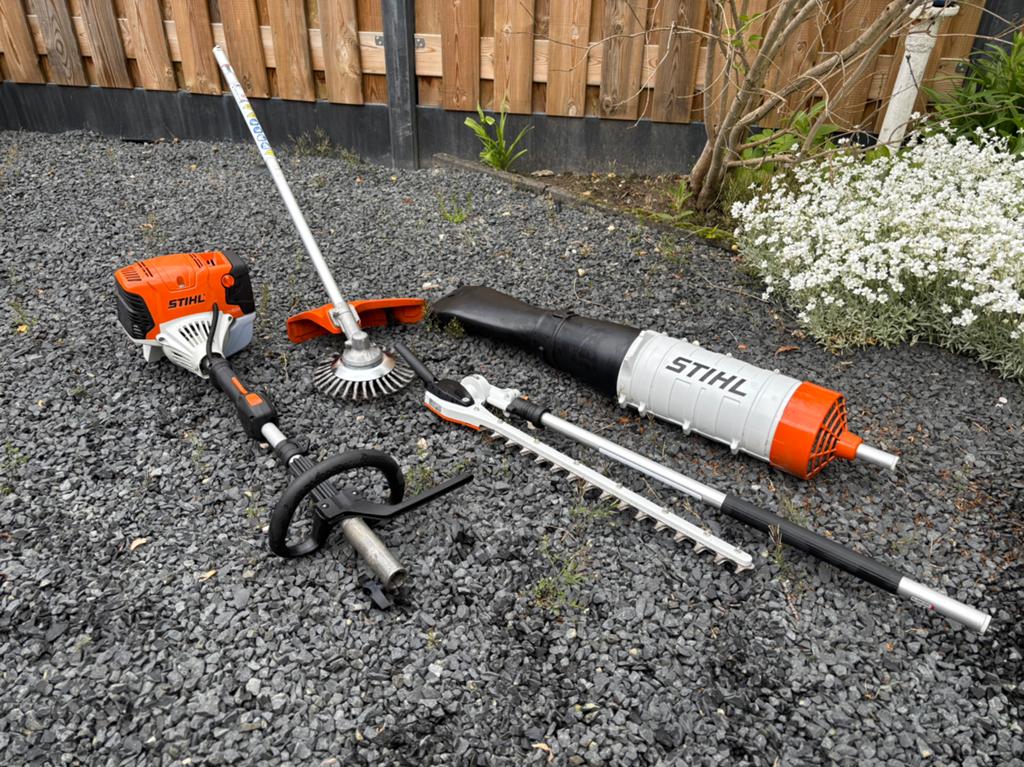 STIHL KM 111R Kombimotor Telescoop Onkruidborstel Bladblazer, Ophalen of Verzenden, Zo goed als nieuw, Onkruidsteker