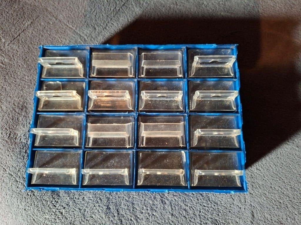 sorteerdoos. 16 vakjes. 22/16/8 cm. Gebruikt., Ophalen of Verzenden, Gebruikt