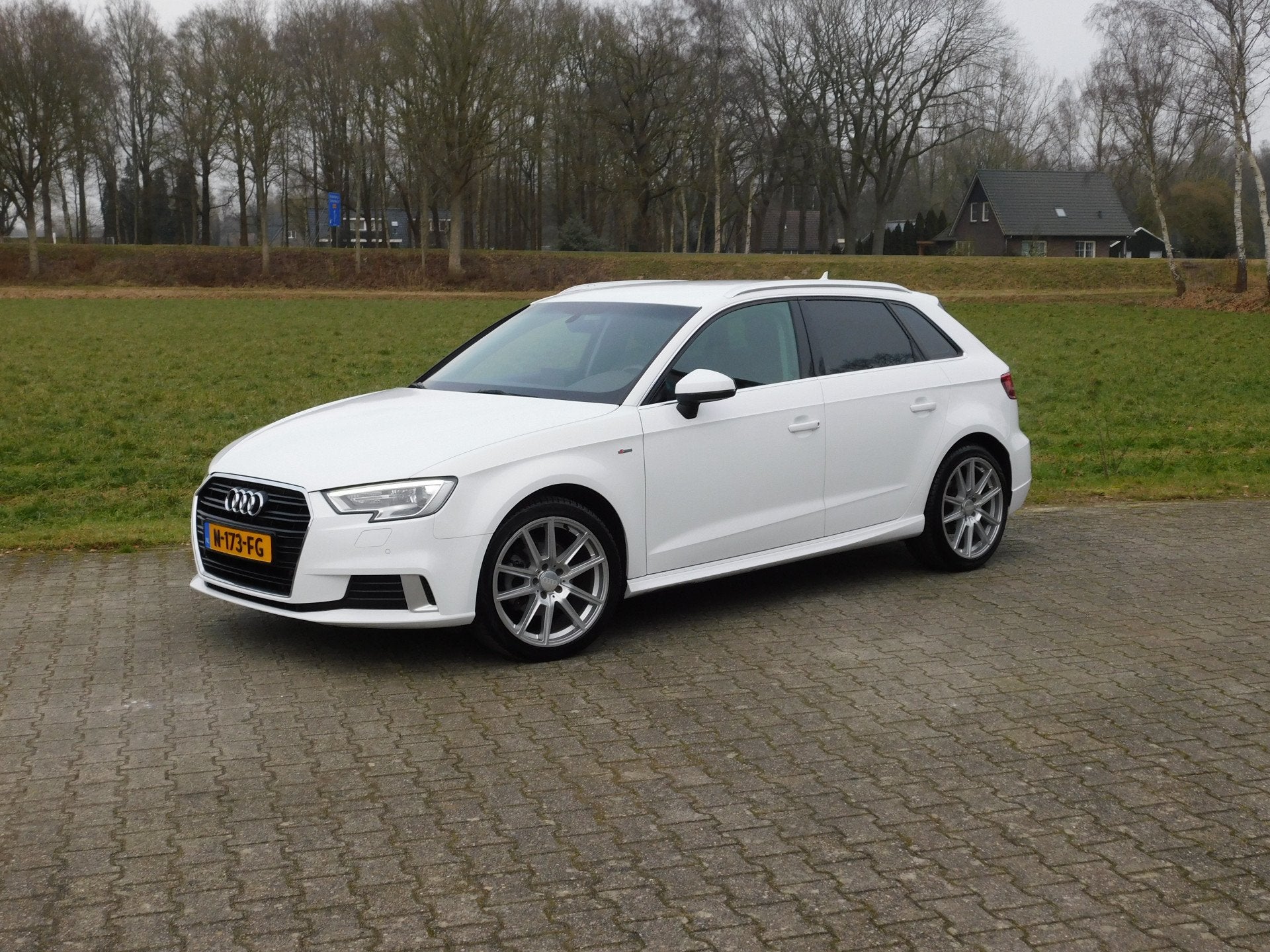 Audi A3 Sportback 1.4 TFSI CoD Sport Pro Line S (bj 2016), Stof, Gebruikt, 4 cilinders, Wit