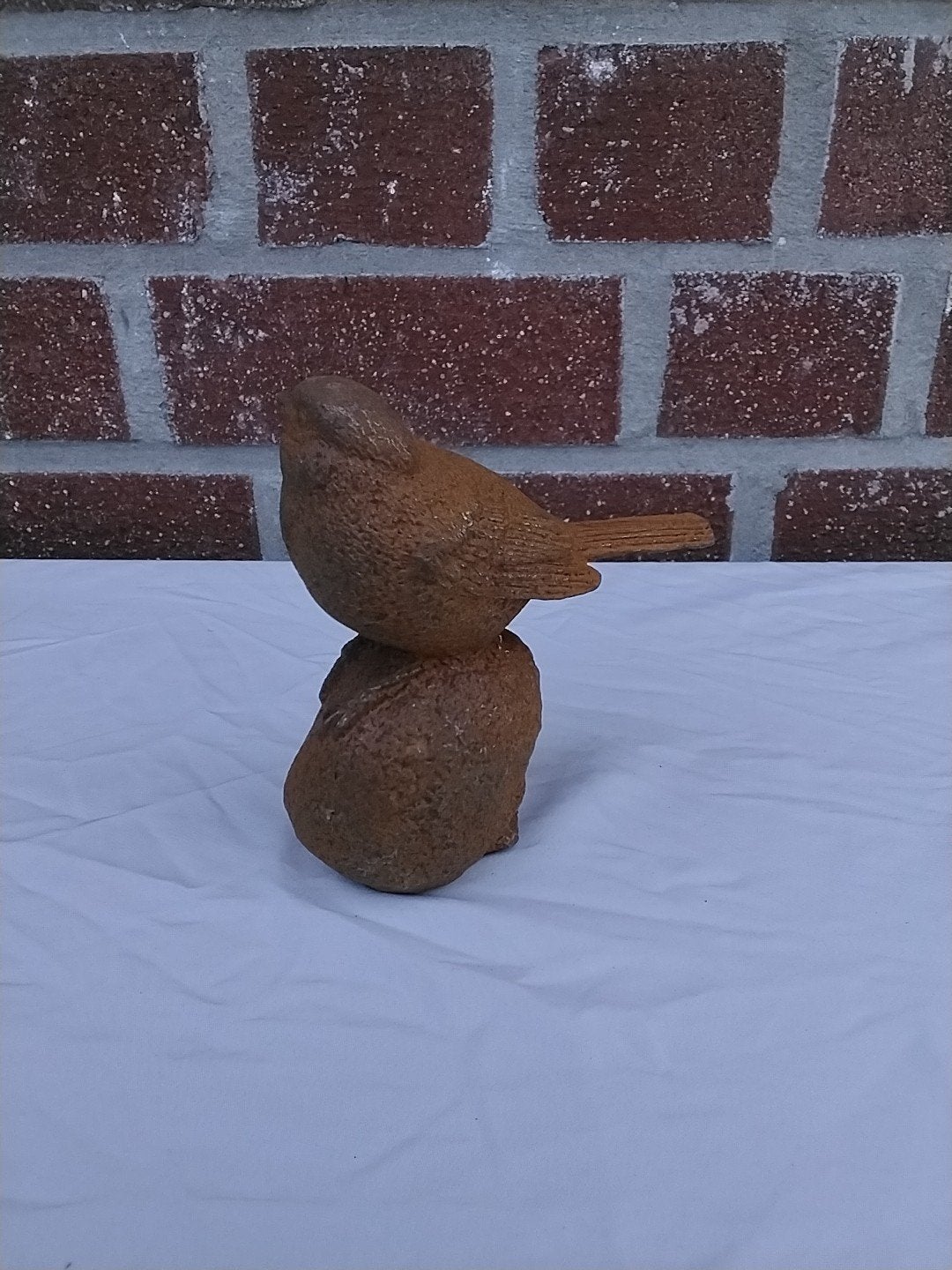 Decoratieve vogel op steen - 12 cm hoog, Ophalen of Verzenden