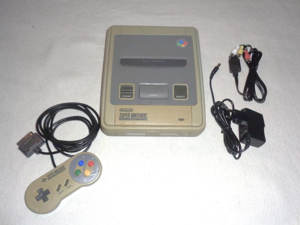 Super Nintendo (SNES) met spellen, Ophalen, Gebruikt, Met 2 controllers