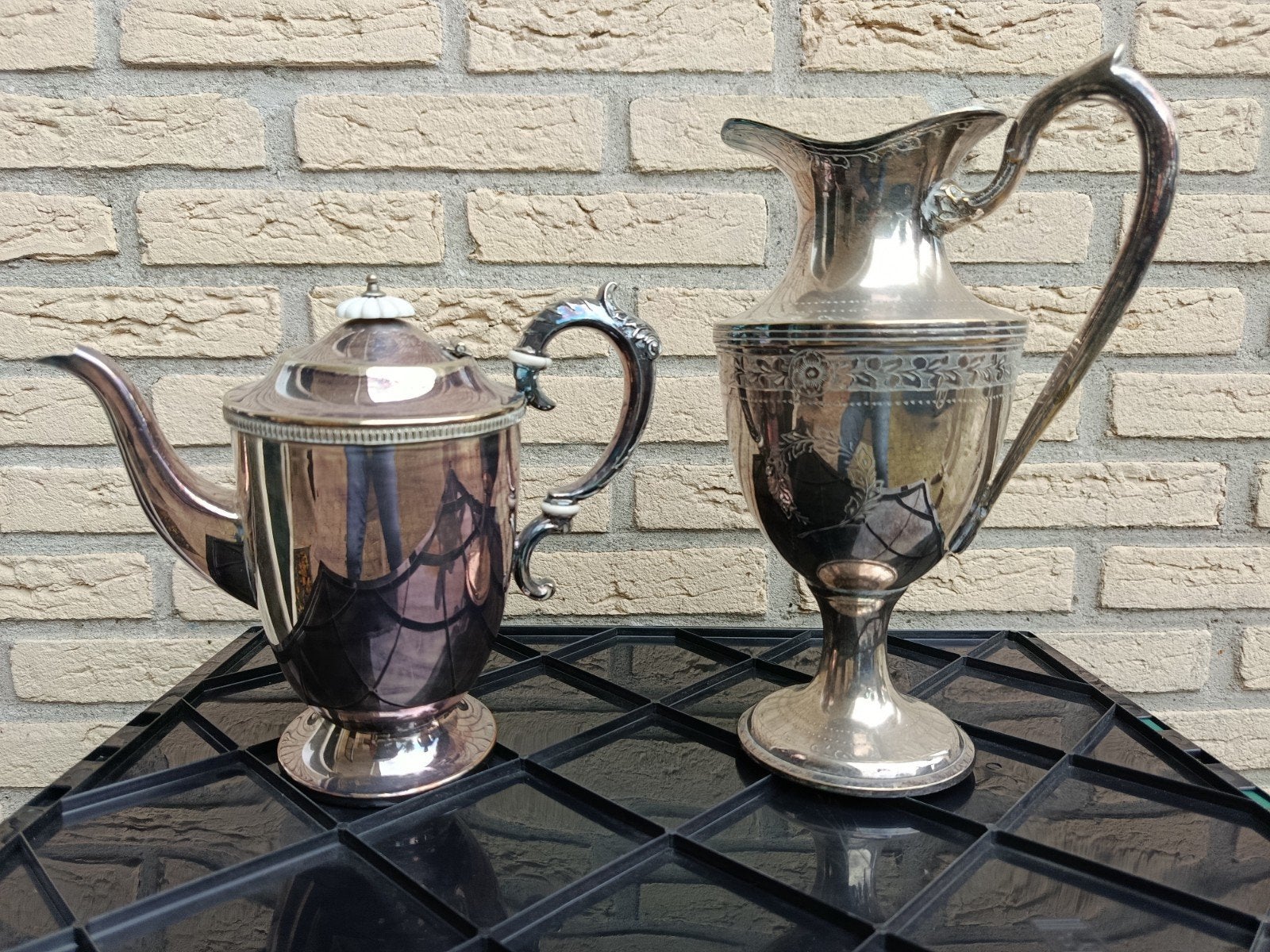 Antieke verzilverde theepot en kan, Ophalen of Verzenden, Zilver