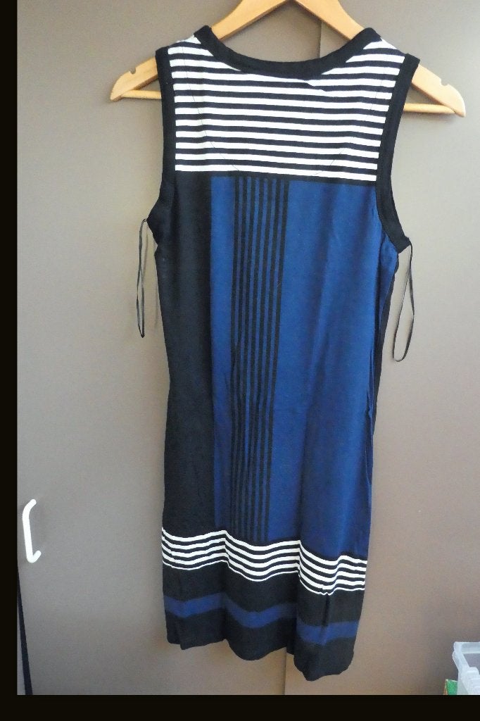 blauw/wit/zwart gestreepte zomerjurk, maat: S,, Blauw, Yessica, Ophalen of Verzenden, Knielengte
