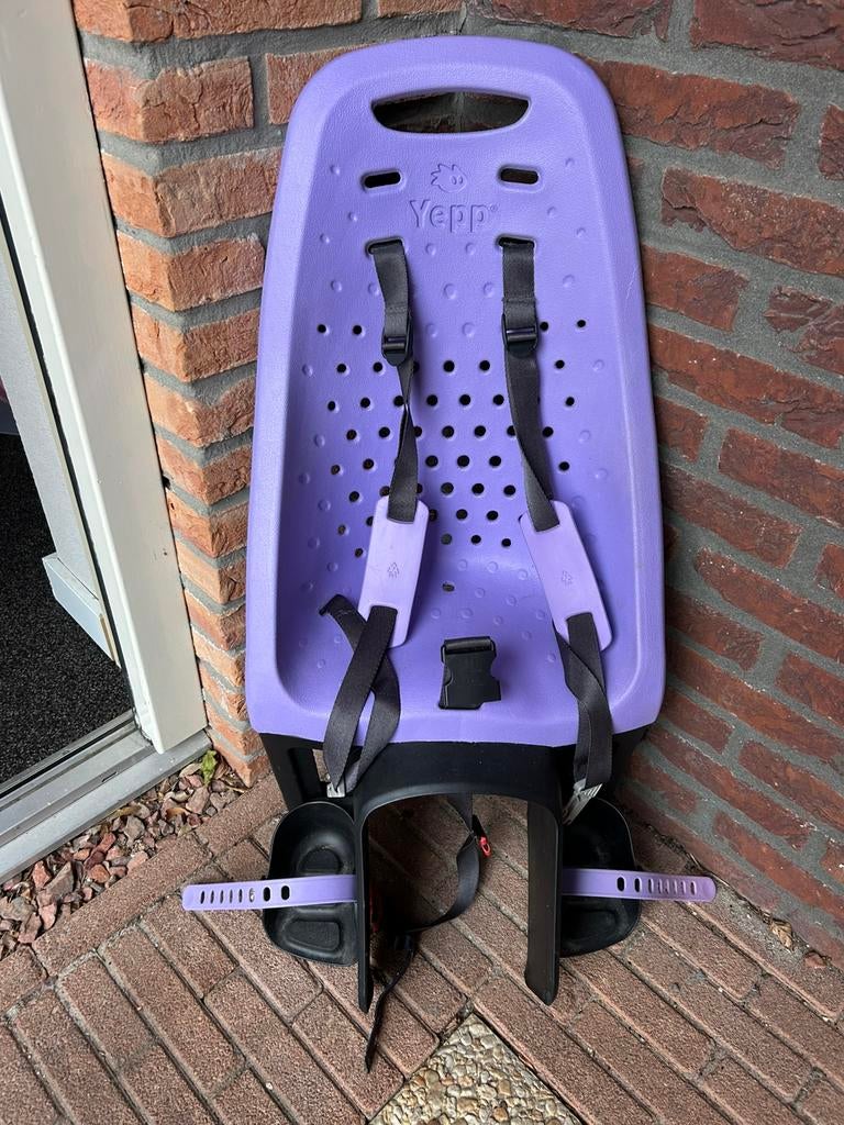 NIEUW GmG Yepp achterzitje achterstoeltje fietsstoeltje lila, Ophalen, Achterzitje, Voetsteuntjes, 9 t/m 18 kg