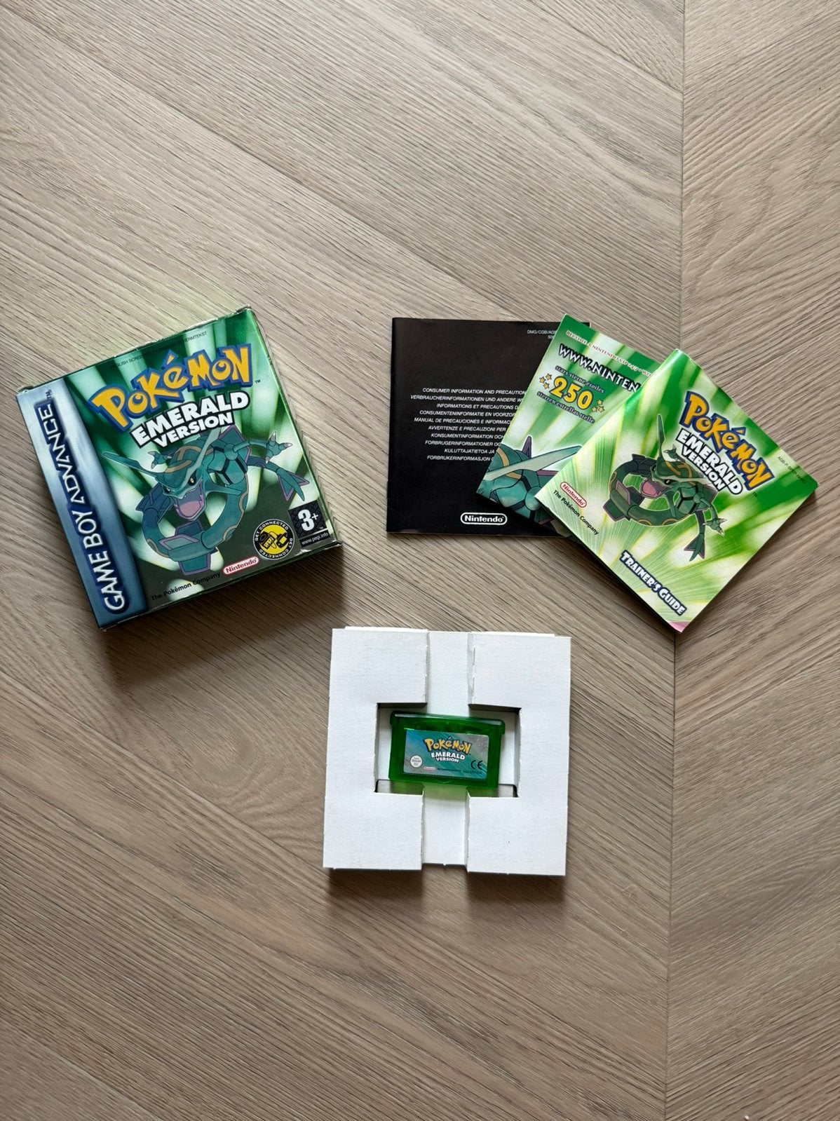 Pokemon Emerald (GBA) compleet, Ophalen of Verzenden, Zo goed als nieuw