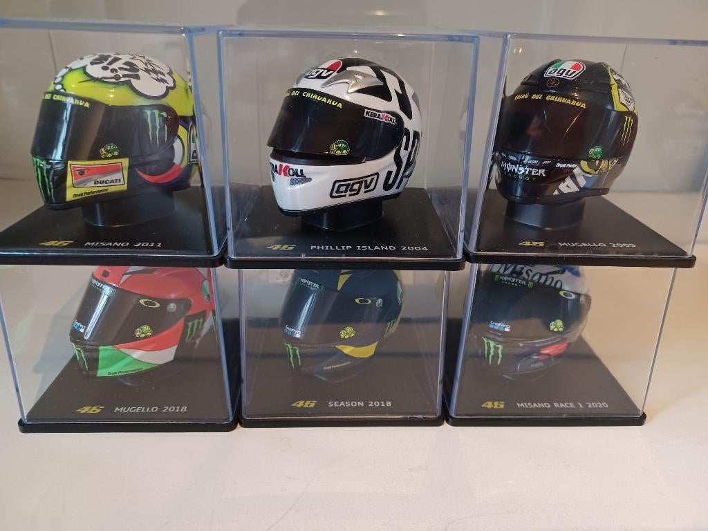 Rossi helmen schaal 1 5 motogp, Ophalen of Verzenden, Zo goed als nieuw, 1:5 t/m 1:8, Onderdeel