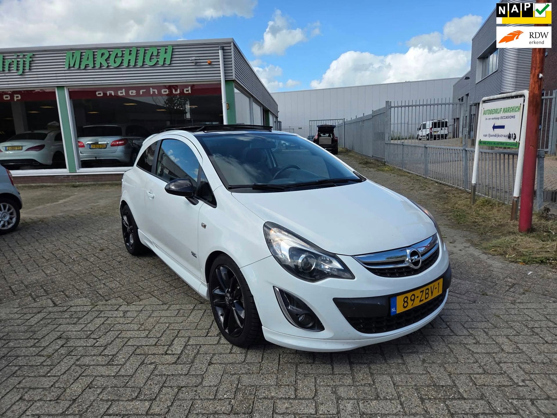 Opel Corsa 1.4 Turbo Cosmo OPC Line|PANODAK|AIRCO|PDC|, Voorwielaandrijving, Euro 5, Gebruikt, 4 cilinders