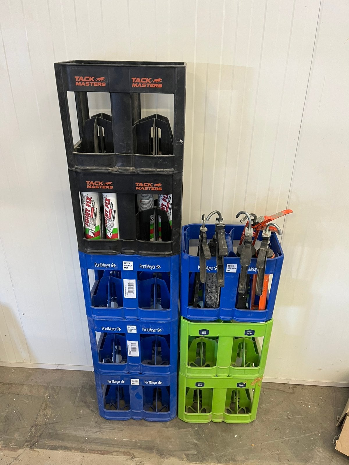 8 kittransport kisten met 5 kitspuiten, Ophalen, Gebruikt, ., .