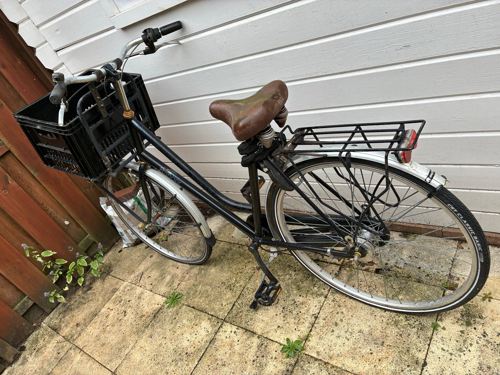 Gebruikte damesfiets met mandje en bagagedrager, Fietsen en Brommers, Fietsen | Dames | Damesfietsen, Terugtraprem, Ophalen, Overige merken