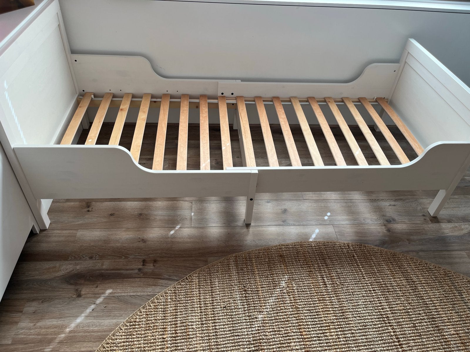 Wit ikea meegroei kinderbed met lattenbodem, Ophalen, 70 tot 85 cm, Zo goed als nieuw, Lattenbodem