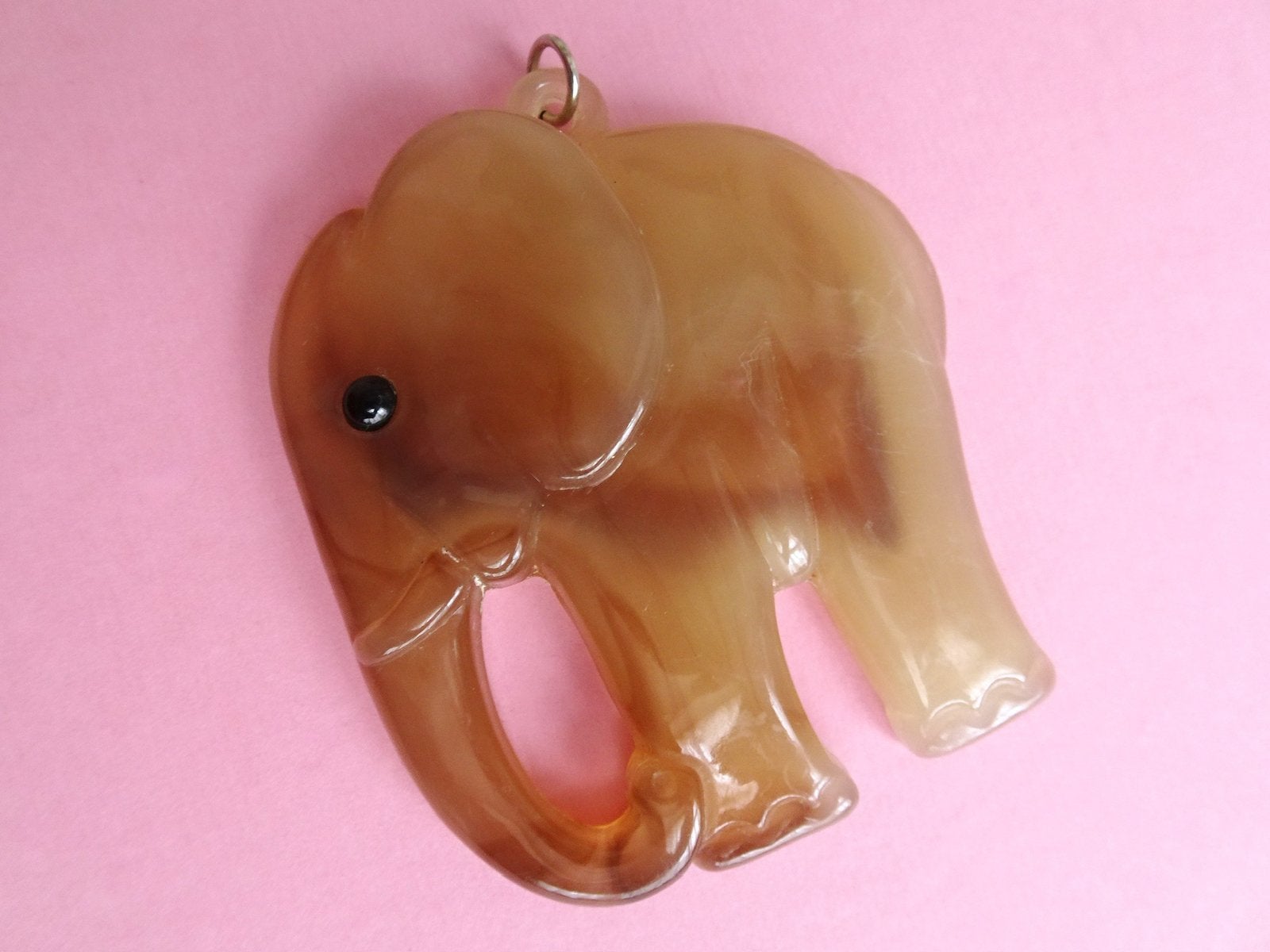 jwg Grote vintage 60s 70s olifant ketting hanger bruin boho, Sieraden, Tassen en Uiterlijk, Antieke sieraden, Verzenden, Overige materialen