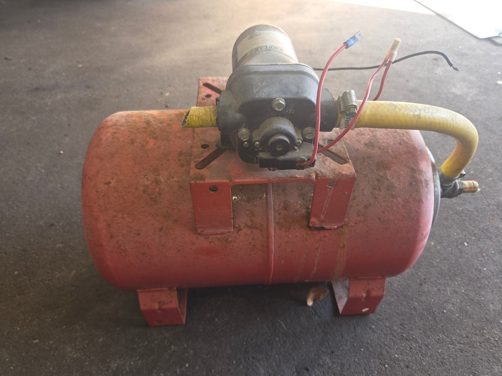 Drukvat met pomp, Watersport en Boten, Bootonderdelen, Ophalen of Verzenden, Zeilboot of Motorboot
