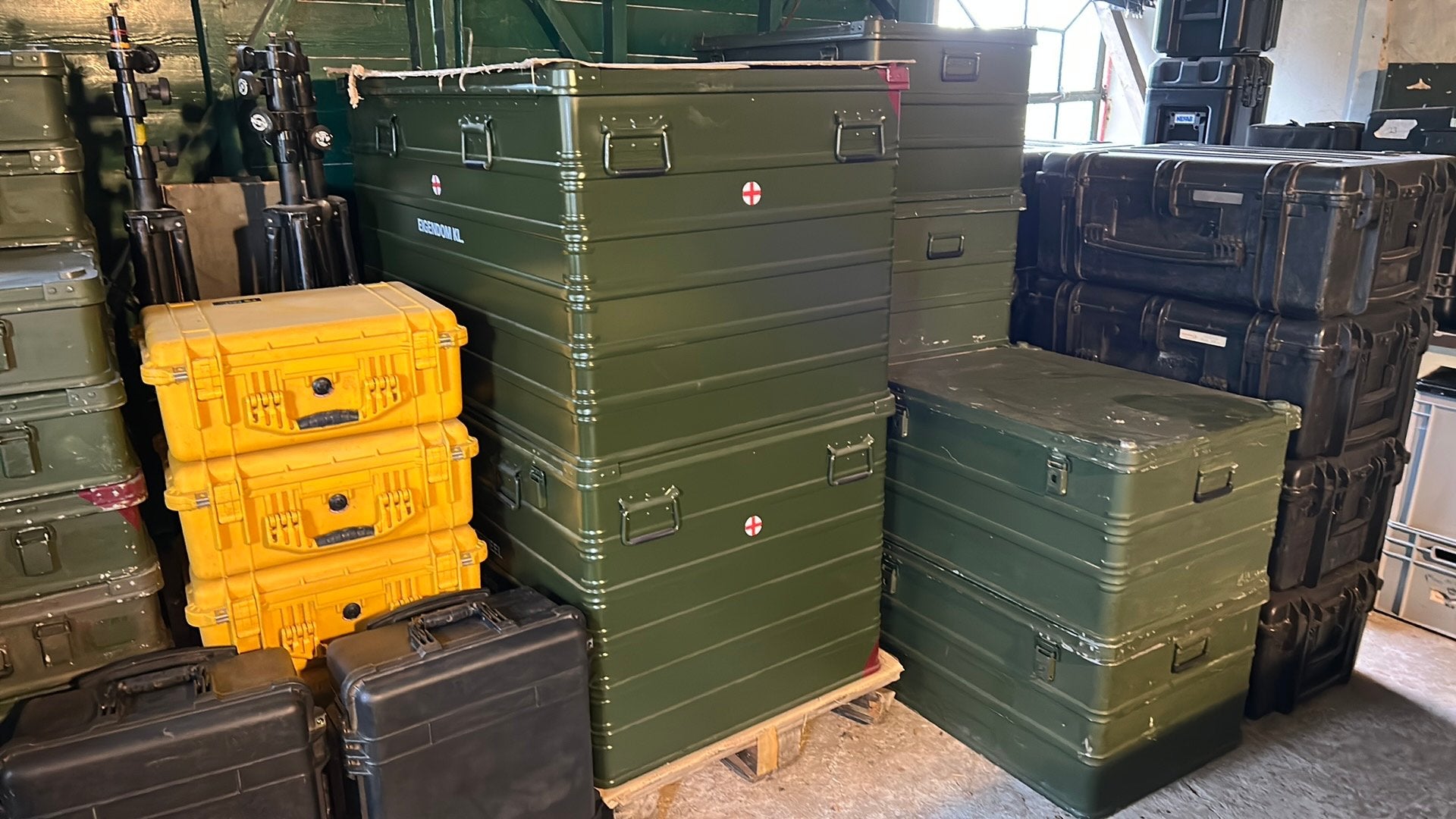 XXXL defensie koffer met medische inhoud, thuisbezorgd!, Ophalen of Verzenden, Nieuw, 50 tot 75 cm