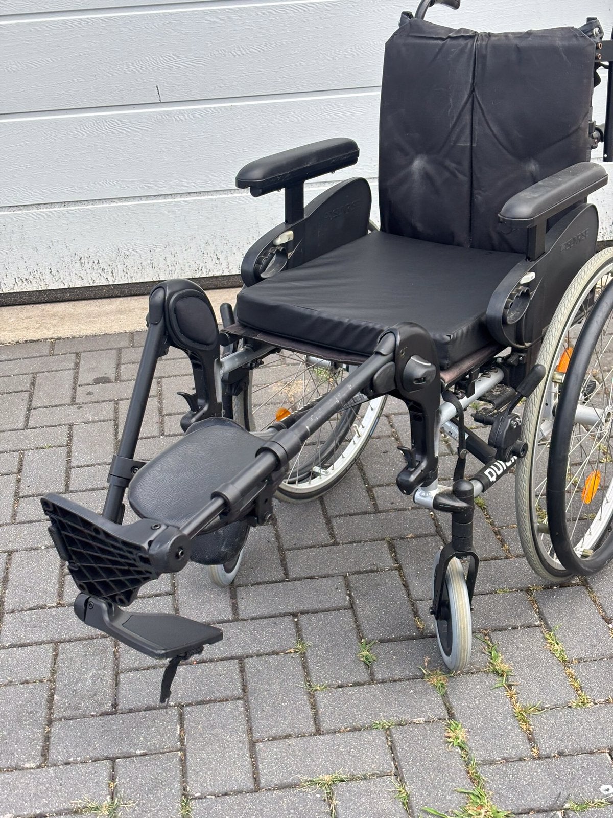 Rolstoel verstelbare beensteunen geschikt gestrekt been, Diversen, Rolstoelen, Gebruikt, Meer info ☎️0️⃣6️⃣➖2️⃣0️⃣9️⃣0️⃣1️⃣0️⃣4️⃣0️⃣