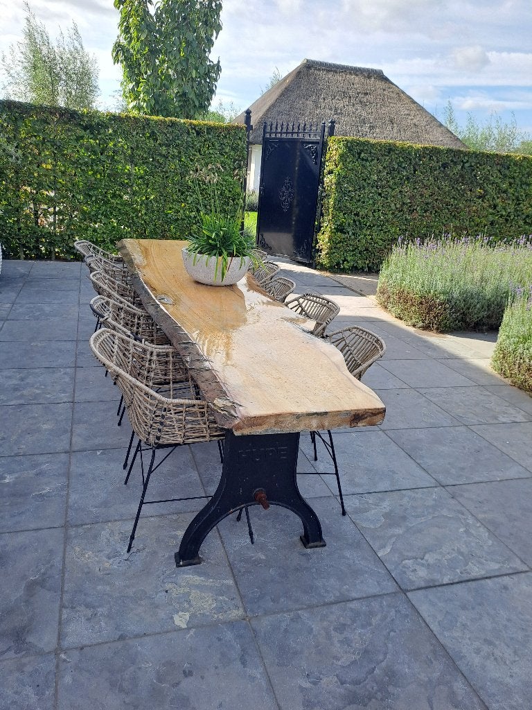 Tuintafel met 10 stoelen