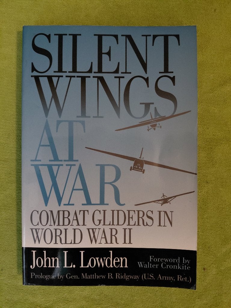Silent Wings at War (gesigneerd), Ophalen of Verzenden, Overige onderwerpen, John L. Lowden, Tweede Wereldoorlog