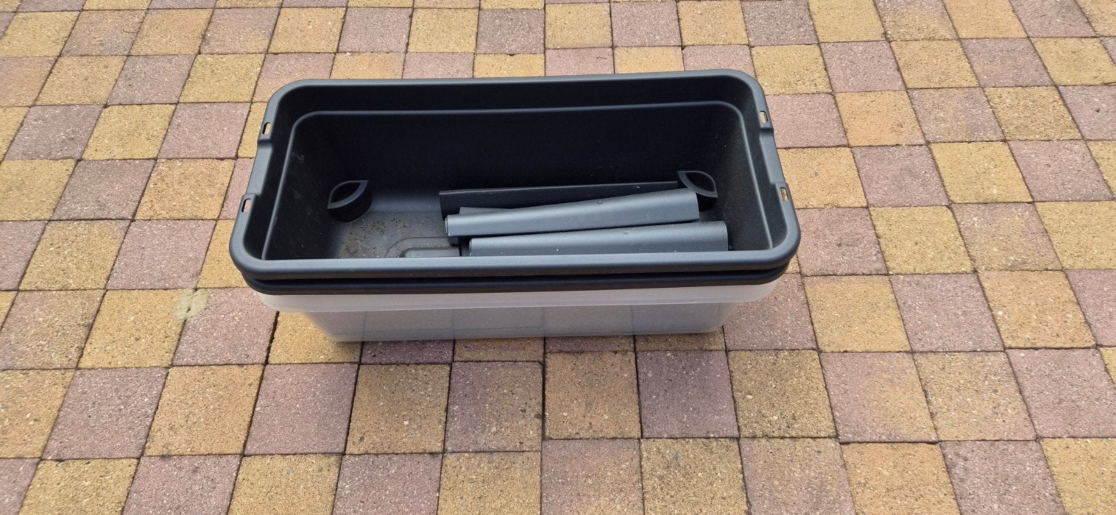 2 Kweekbakken/Bloembakken, Tuin en Terras, Ophalen, Kunststof, Gebruikt, 60 tot 100 cm