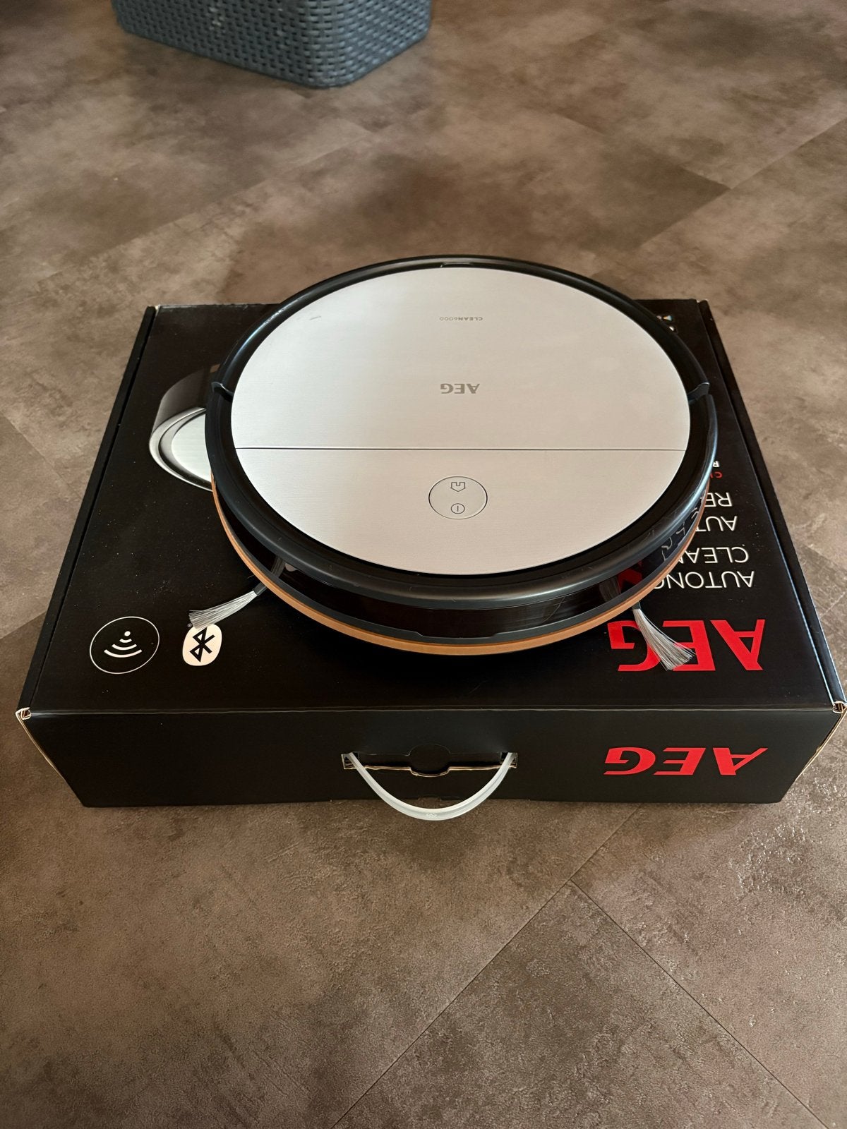 AEG CLEAN 6000 Robotstofzuiger - Zo goed als nieuw, Witgoed en Apparatuur, Stofzuigers, Ophalen, Zo goed als nieuw, Robotstofzuiger