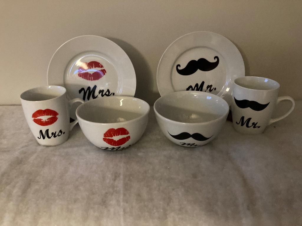 Eetsetje Mrs. en Mr. (nieuw), Nieuw, Ophalen of Verzenden, Overige stijlen, Kop(pen) en/of Schotel(s)