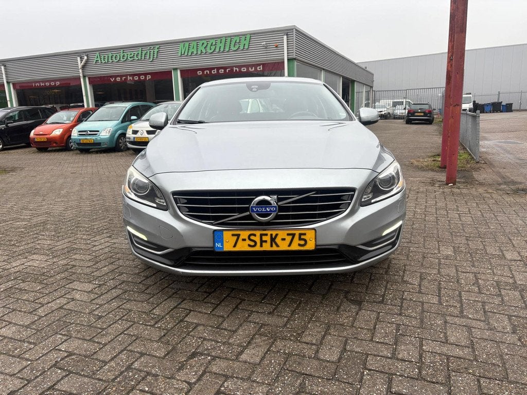 Volvo V60 2.4 D6 AWD Plug-In Hybrid Summum|NAP|NAVI|PDC|, Auto's, Automaat, Vierwielaandrijving, 11 kWh, Automatische klimaatregeling