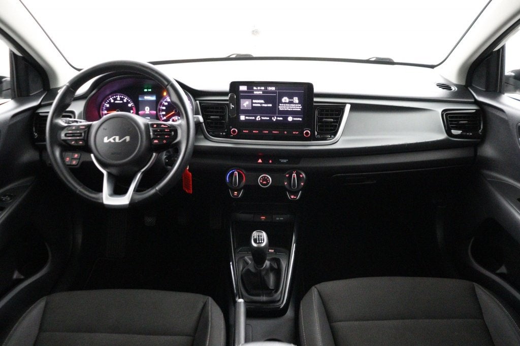 Kia Rio 1.0 T-GDi MHEV DynanicLine (bj 2023), Auto's, Gebruikt, LED verlichting, Origineel Nederlands, Handgeschakeld