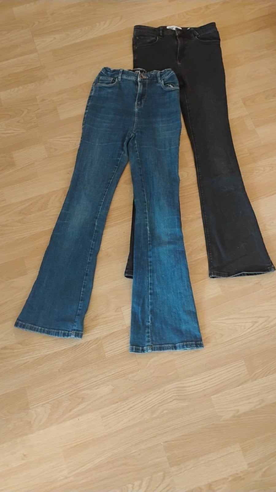 2 spijkerbroeken: flared en skinny, maat 164, Ophalen of Verzenden, Gebruikt