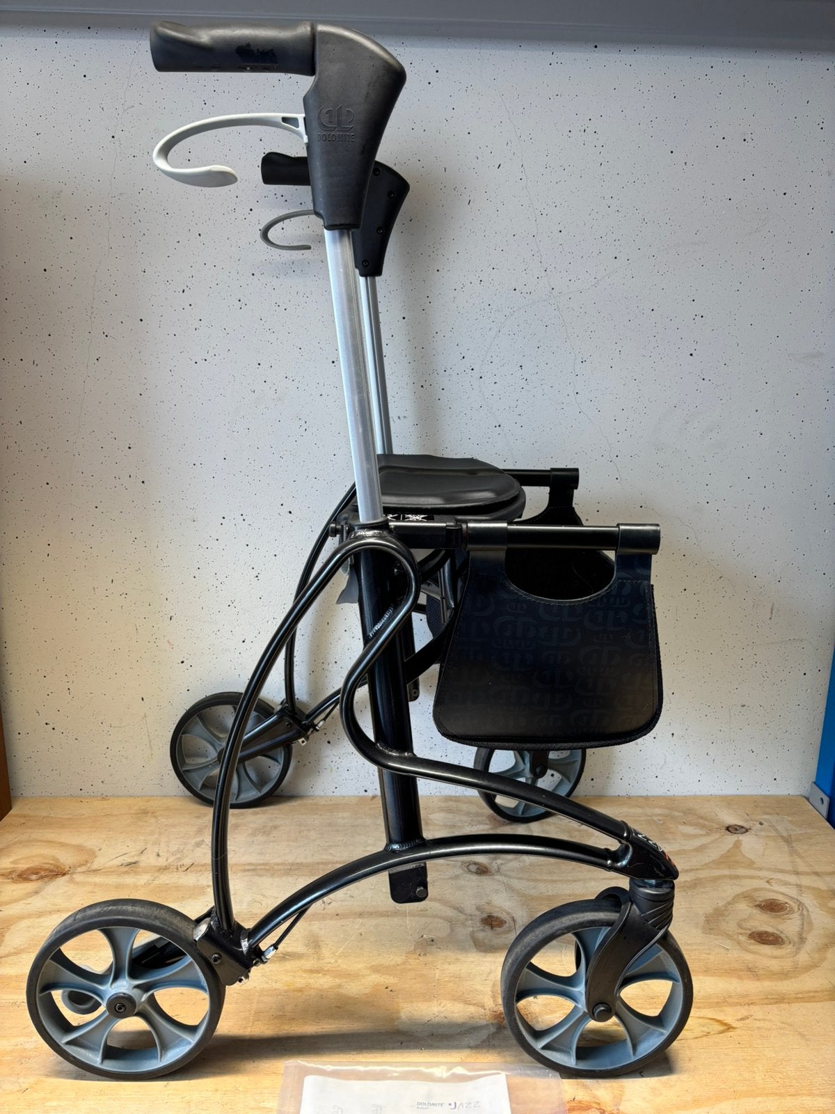 Nieuwstaat Dolomite Jazz 610 rollator met mandje, Diversen, Ophalen of Verzenden, Opvouwbaar, Zo goed als nieuw